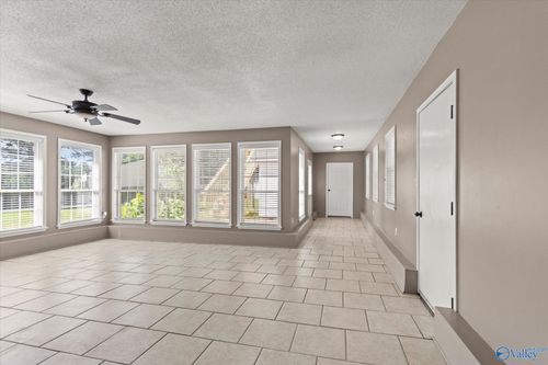 1105 Oakwood St Nw, Hartselle, AL, 35640-4221 | Card Image