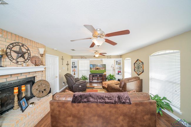 1303 Garner Ln, House other with 3 bedrooms, 2 bathrooms and null parking in Longview TX | Image 5