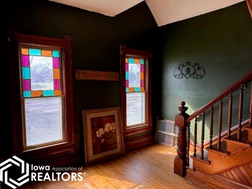 907 Dodge St, Bedford, IA, 50833-1127 | Card Image