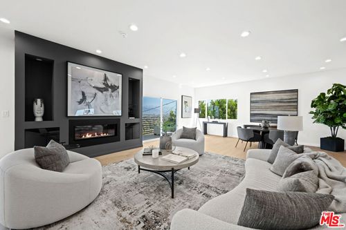 11725 Laurelwood Dr, Studio City, CA, 91604-3822 | Card Image