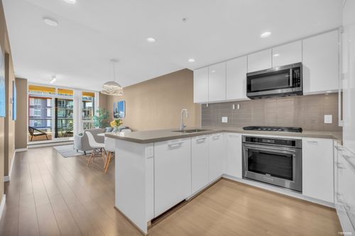 2605-3093 Windsor Gate, Coquitlam, BC, V3B0N2 | Card Image