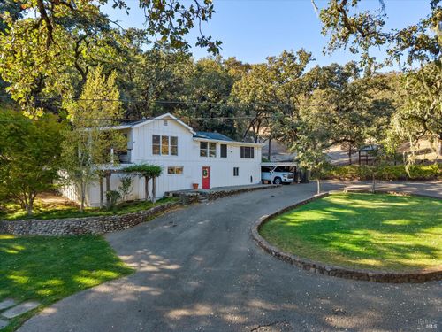 2611 Leslie Road, Santa Rosa, CA, 95404 | Card Image