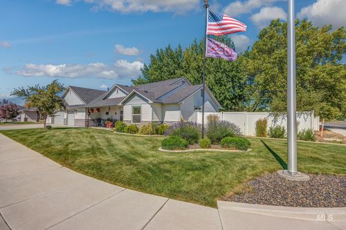 110 Grizzly Dr, Fruitland, ID, 83619-2616 | Card Image