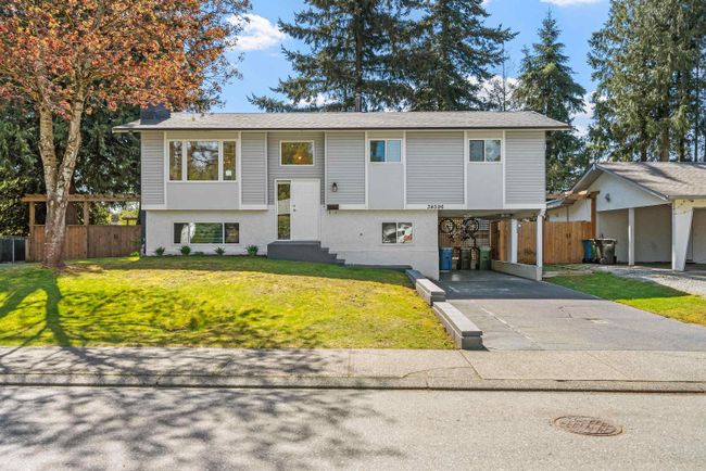 34596 Pearl Avenue, House other with 5 bedrooms, 2 bathrooms and 6 parking in Abbotsford BC | Image 1