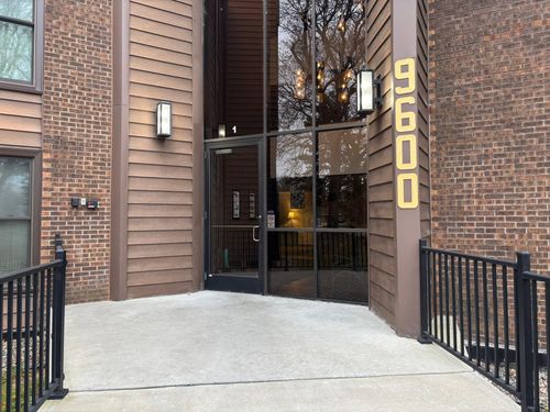 107-9600 Portland Ave S, Bloomington, MN, 55420-4566 | Card Image