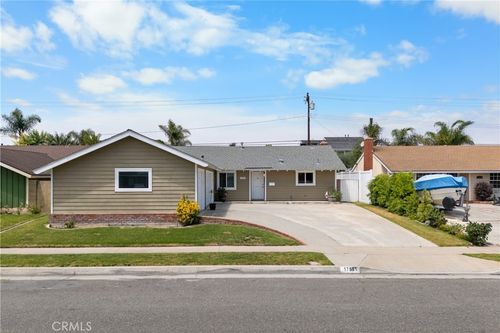 17551 Misty Ln, Huntington Beach, CA, 92649-4911 | Card Image