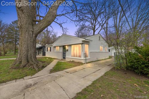 28022 Fairfax St, Southfield, MI, 48076-3028 | Card Image