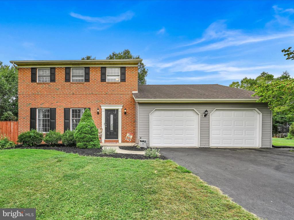 Jennifer Ln, Ephrata, PA 17522