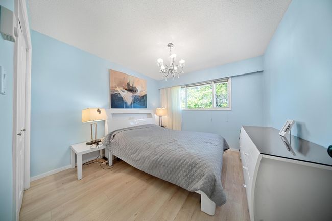 1256 Lee Street, House other with 6 bedrooms, 3 bathrooms and 2 parking in White Rock BC | Image 28