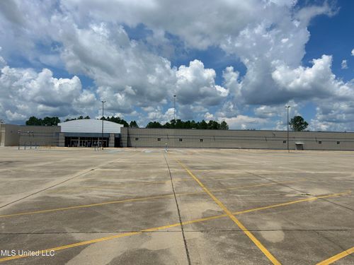 3943 Denny Ave, Pascagoula, MS, 39581-5425 | Card Image