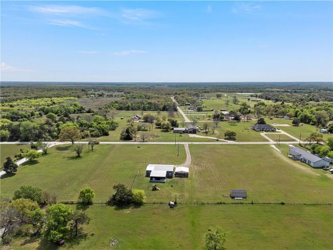917 Farney Rd, House other with 3 bedrooms, 2 bathrooms and 2 parking in Lorena TX | Image 42