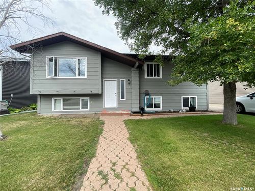 31 O'Connor Cres, Kindersley, SK, S0L1S1 | Card Image