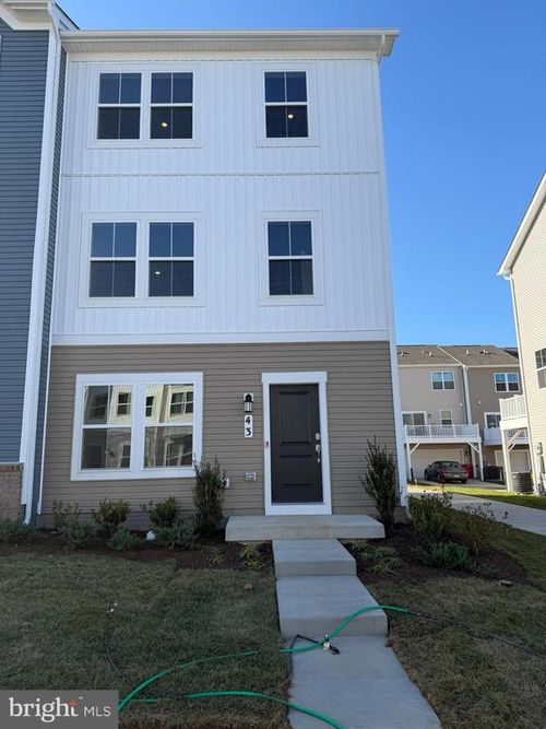 43 Rolling Branch Dr, RANSON, WV, 25438-4622 | Card Image