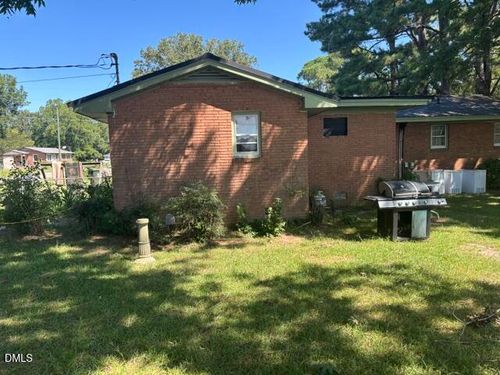 100 Brock St, Goldsboro, NC, 27530-7113 | Card Image