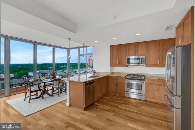 UNIT-907 - 11990 Market St, Condo with 3 bedrooms, 2 bathrooms and null parking in RESTON VA | Image 13