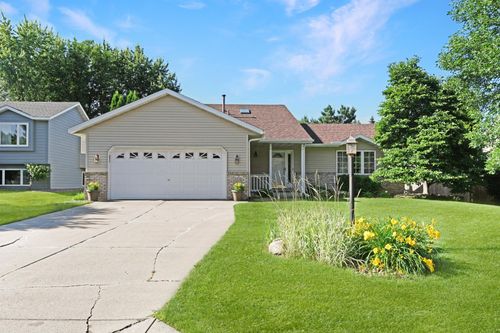 804 Wildflower Ln, Sauk Rapids, MN, 56379-2469 | Card Image