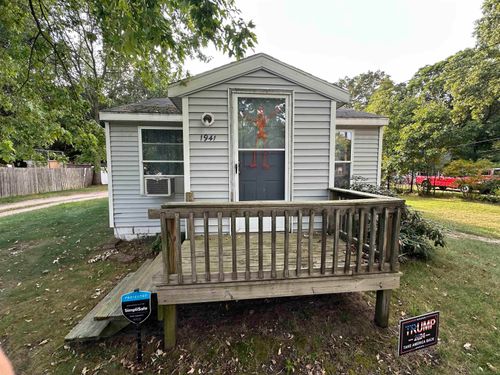 1941 Interwood St, Muskegon, MI, 49442-6211 | Card Image