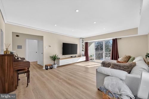 419-419 Drummers Ln, WAYNE, PA, 19087-1561 | Card Image