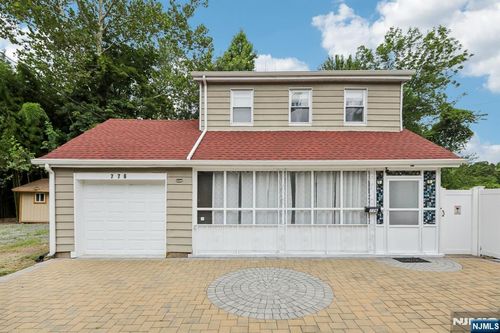 776 Mcbride Ave, Woodland Park, NJ, 07424-2871 | Card Image