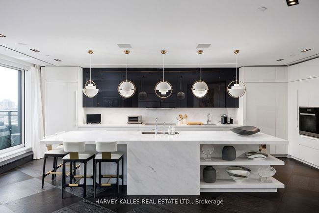 1201 - 181 Davenport Rd, Condo with 4 bedrooms, 7 bathrooms and null parking in Toronto ON | Image 9