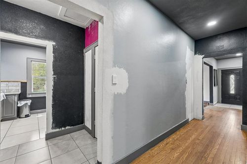 802 S 14th St, Chickasha, OK, 73018-4112 | Card Image