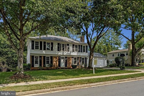 1811 Saint Roman Dr, Vienna, VA, 22182-3433 | Card Image