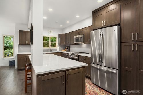 1501-15874 Ne 93rd Way, Redmond, WA, 98052-7522 | Card Image