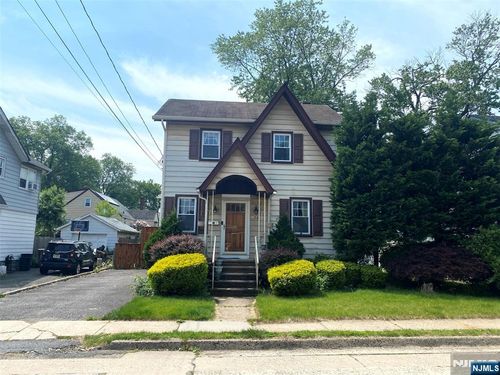86 Lake St, Bergenfield, NJ, 07621-2853 | Card Image
