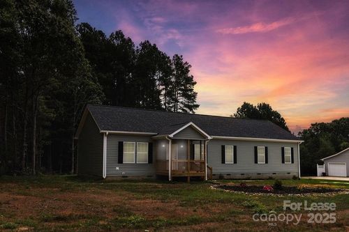 2070 Travis Rd, Conover, NC, 28613-9163 | Card Image