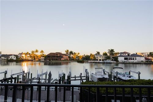 101102-10562 Gulf Shore Dr, NAPLES, FL, 34108-2094 | Card Image