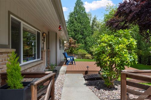 450 Mount Defiance Cir Sw, Issaquah, WA, 98027-3629 | Card Image