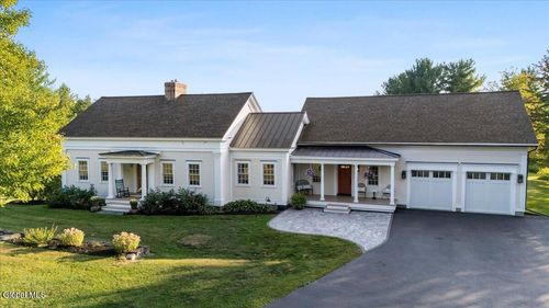 100 Van Auken Ln, Altamont, NY, 12009-5716 | Card Image