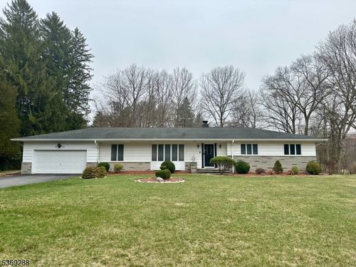 15 Luff Rd, Boonton Twp, NJ, 07005-9415 | Card Image