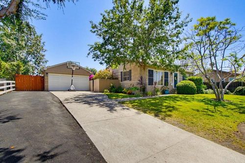 8917 Lemon Ave, La Mesa, CA, 91941-5427 | Card Image