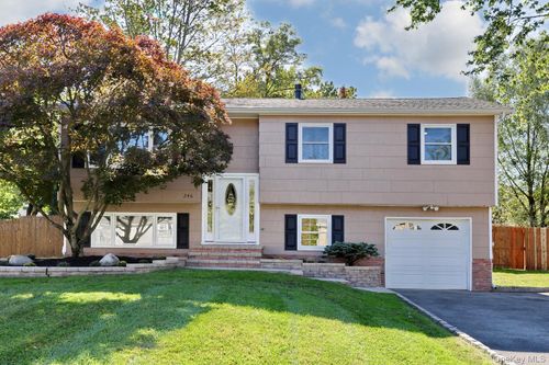 246 Valley Road, Clarkstown, NY, 10989 | Card Image