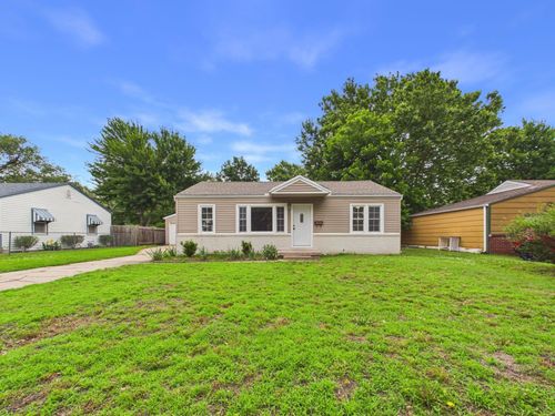 3232 S Gordon Ave, Wichita, KS, 67217 | Card Image
