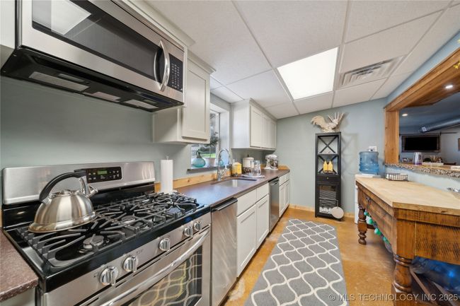 20119 E Willis Rd, House other with 3 bedrooms, 3 bathrooms and null parking in Tahlequah OK | Image 56