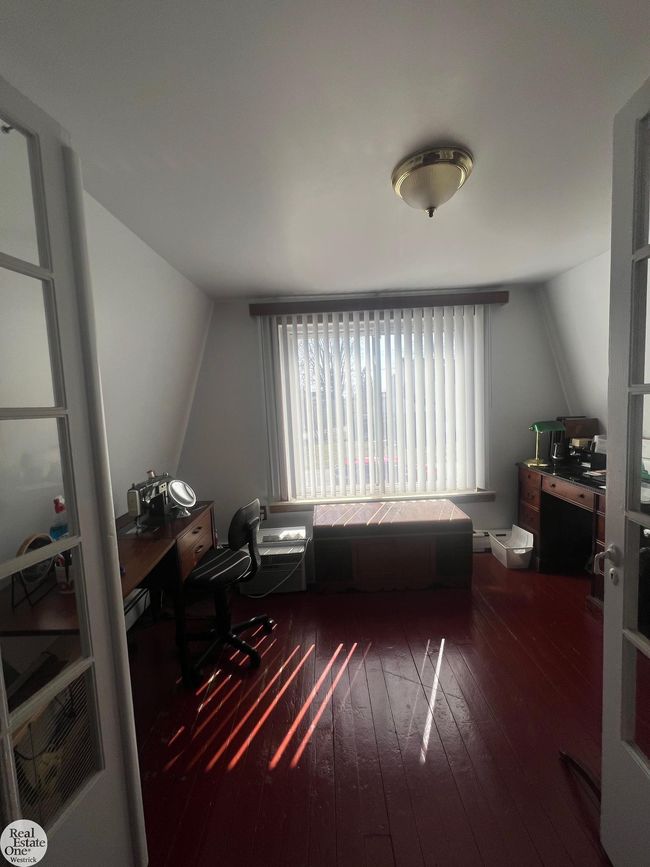 Bedroom 2 room 2 | Image 28