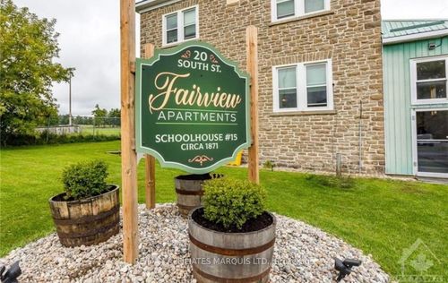 {{alt}} | Card Image