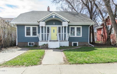 916 8th Street N, Bismarck, ND, 58501 | Card Image