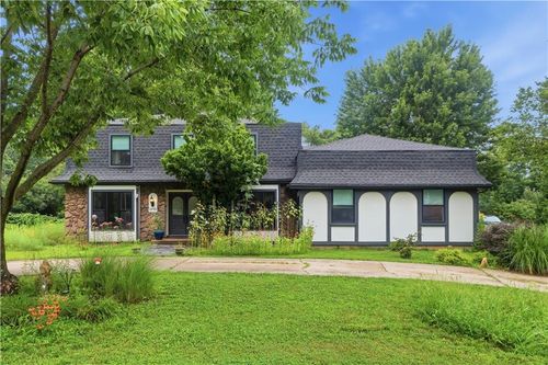 12739 Overbrook Rd, Leawood, KS, 66209-1621 | Card Image