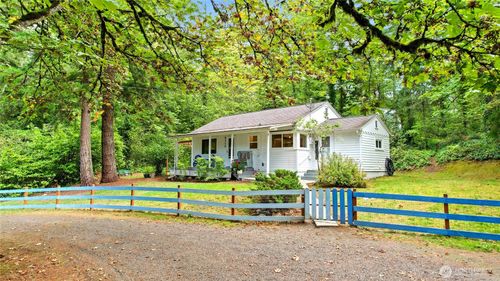 9310 Miller Rd Ne, Bainbridge Island, WA, 98110-3419 | Card Image