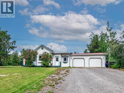27 12th Ave, Whitehorse, YT, Y1A4J5 | Card Image