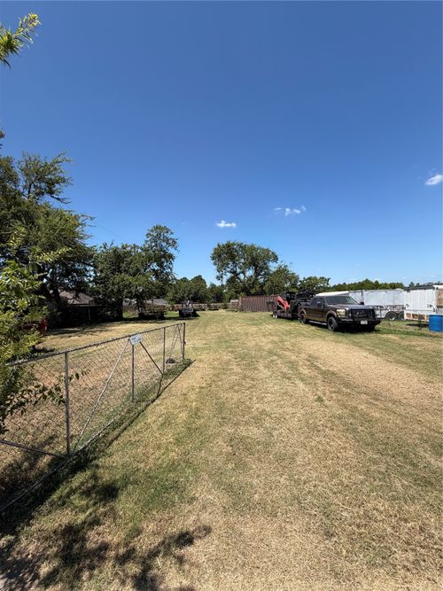 609 7th St, Sulphur Springs, TX, 75482-2066 | Card Image