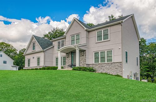 14 Klingher Ct, Pomona, NY, 10970-2849 | Card Image