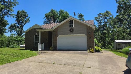 69 Woodlan Dr, Morgantown, KY, 42261-8130 | Card Image