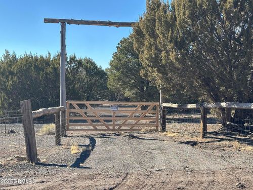 38-and-39-9733 N Stagecoach Dr, Williams, AZ, 86046-9504 | Card Image