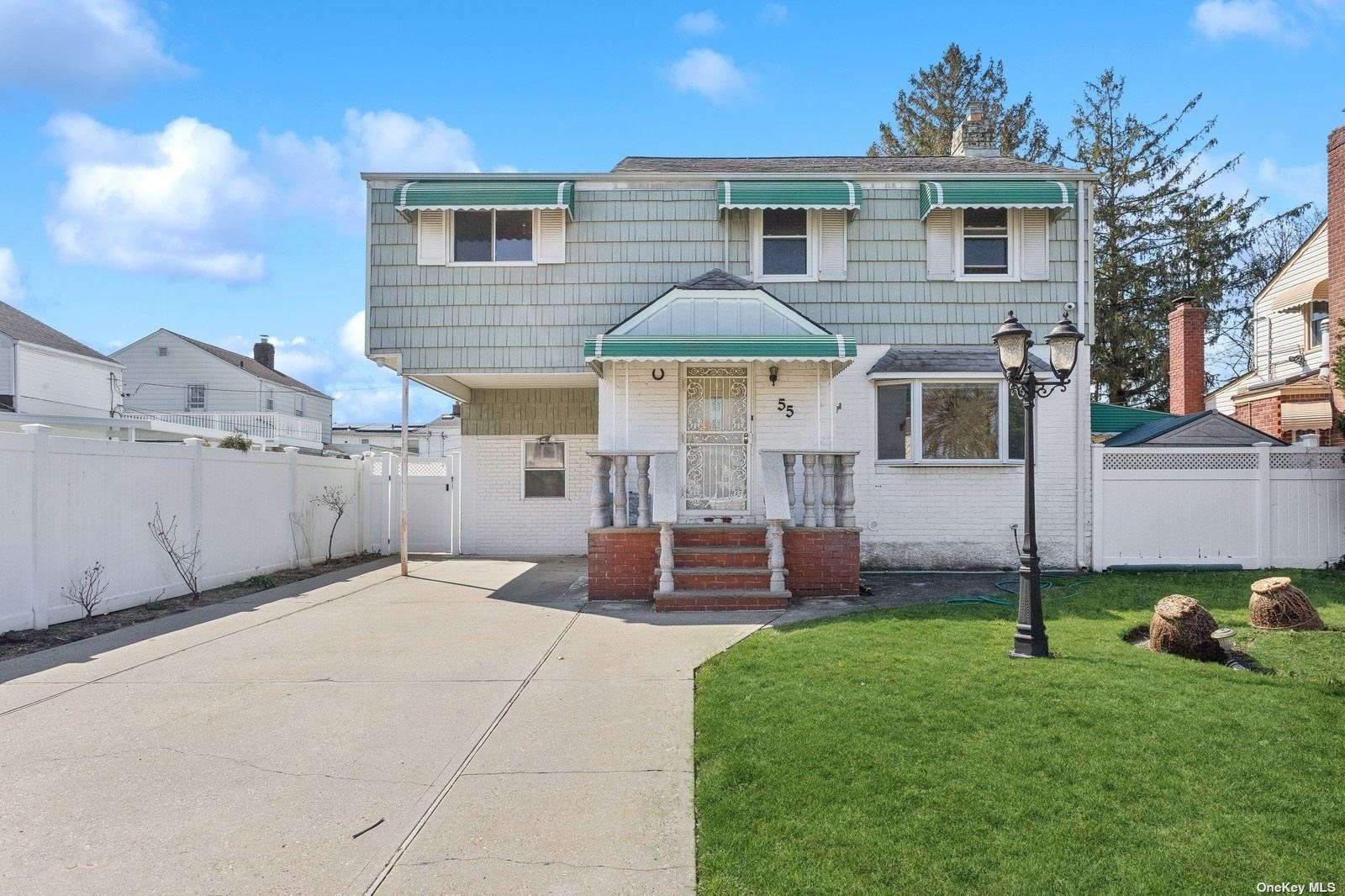 Emily Ave, Elmont, NY 11003
