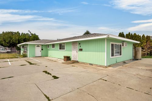 1808 N 20th Ave, Pasco, WA, 99301-3384 | Card Image