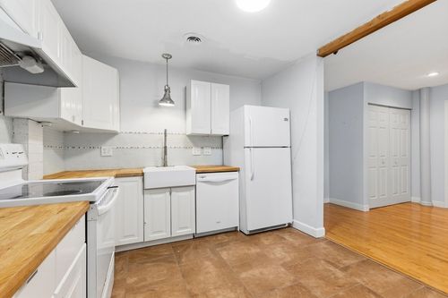 234-96 Old Colony Ave, East Taunton, MA, 02718-1128 | Card Image